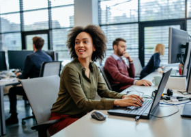 アストロネットの6957の求人画像